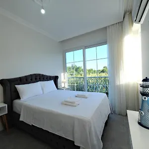 The & Otel